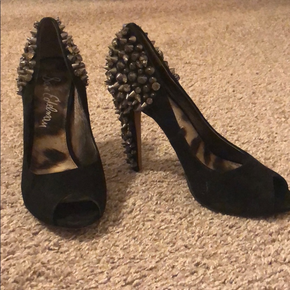 Sam Edelman peep toe heels w/ detail on heel